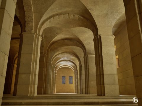 Solomon’s Stables is 500 square metres (600 square yards) in area, and is located 12.5m (41ft) below the courtyard, and features twelve rows of pillars and arches. – Slide 11