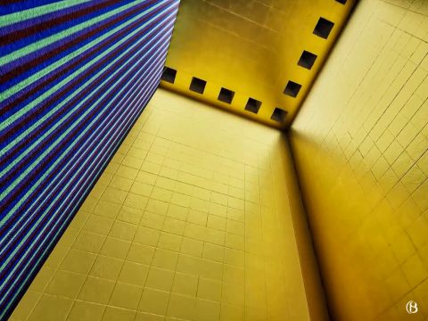 There were no windows in the holy of Holies but there were gaps in the ceiling through which priests could be lowered in baskets to clean the walls without touching the floor. – Slide 14