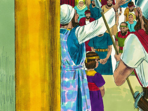 Jehoiada the priest had the boy king Joash and the people of Judah make a covenant with the Lord. They promised again that they would love and obey the Lord God. – Slide 5