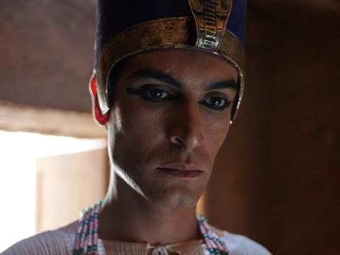 Joseph turned around and gave orders to the guards. – Slide 12