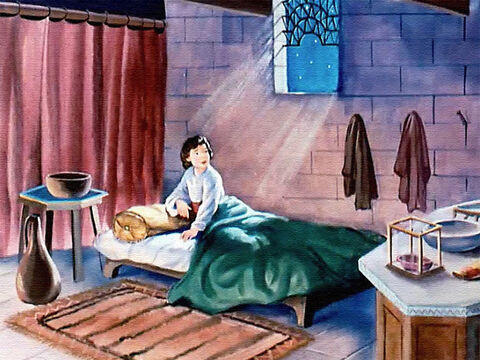 One night, as Samuel was asleep in bed, he was suddenly awakened by a voice calling, ‘Samuel! Samuel!’ He sat up quickly. Who was calling? It must be Eli! – Slide 17